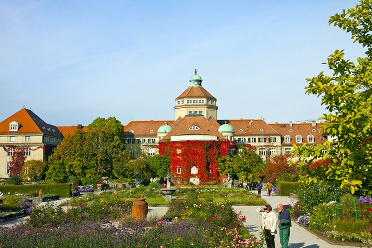 Munich, Botanical Garden in autumn