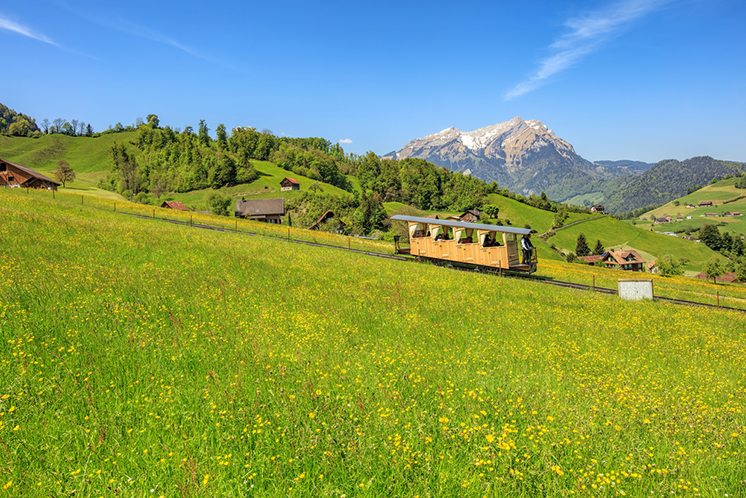 Railcar of the Stanserhornbahn funicular railway