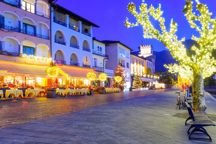 The lake promenade Piazza Mota, Ascona