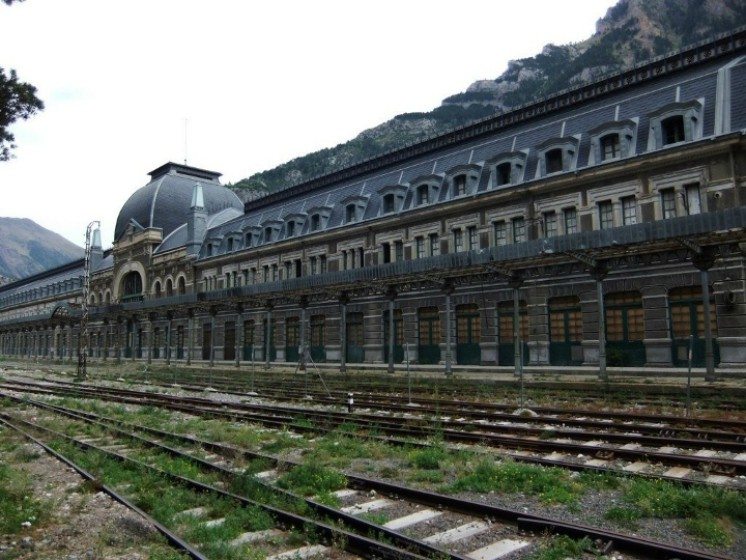 61-canfrancrailstationspain