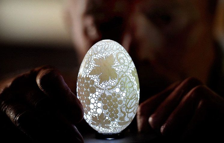 80-thousands-of-drilled-holes-in-an-eggshell